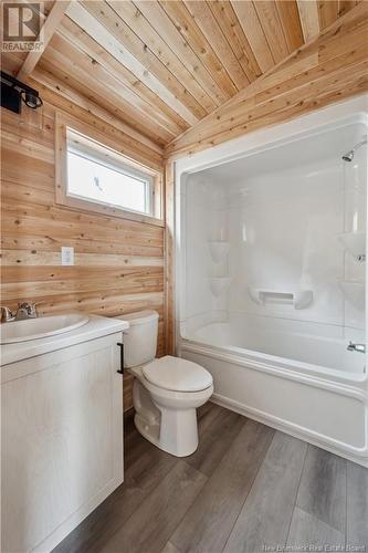 20 Marie, Memramcook, NB - Indoor Photo Showing Bathroom