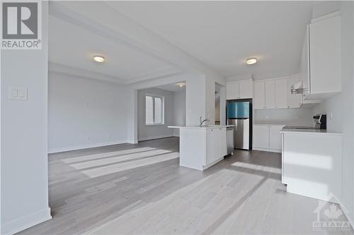 2174 Winsome Terrace, Ottawa, ON - Indoor Photo Showing Kitchen