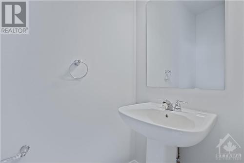 2174 Winsome Terrace, Ottawa, ON - Indoor Photo Showing Bathroom