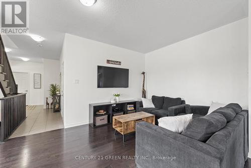 31 - 31 Utopia Way, Brampton (Bram East), ON - Indoor Photo Showing Living Room