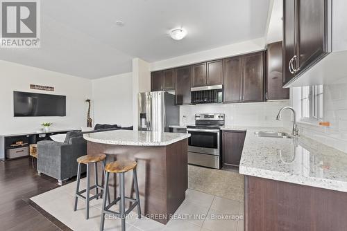 31 - 31 Utopia Way, Brampton (Bram East), ON - Indoor Photo Showing Kitchen With Double Sink With Upgraded Kitchen