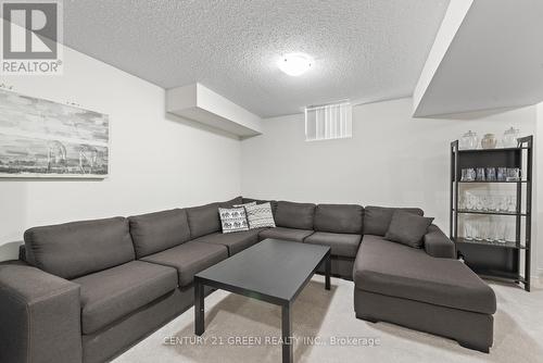 31 - 31 Utopia Way, Brampton, ON - Indoor Photo Showing Living Room