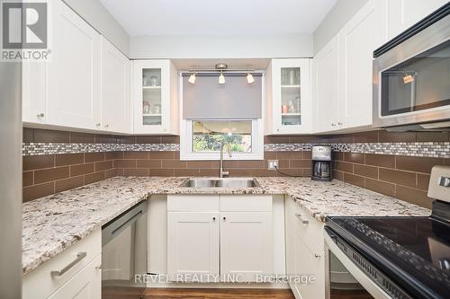 51 Aquadale Drive, St. Catharines, ON - Indoor Photo Showing Kitchen With Double Sink With Upgraded Kitchen