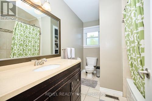 51 Aquadale Drive, St. Catharines, ON - Indoor Photo Showing Bathroom
