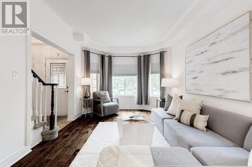 37 Pentland Road, Hamilton, ON - Indoor Photo Showing Living Room