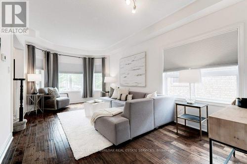 37 Pentland Road, Hamilton, ON - Indoor Photo Showing Living Room