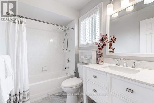 37 Pentland Road, Hamilton, ON - Indoor Photo Showing Bathroom
