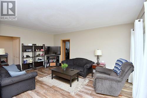 602 - 8 Woodman Drive S, Hamilton, ON - Indoor Photo Showing Living Room