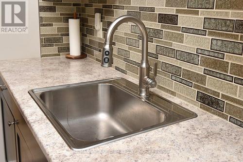 602 - 8 Woodman Drive S, Hamilton (Corman), ON - Indoor Photo Showing Kitchen