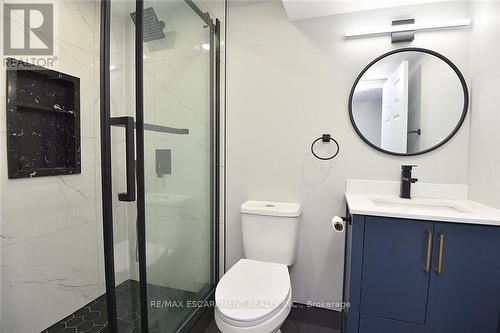 249 St Andrews Drive, Hamilton, ON - Indoor Photo Showing Bathroom