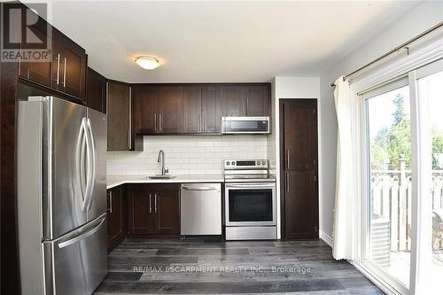 249 St Andrews Drive, Hamilton, ON - Indoor Photo Showing Kitchen With Upgraded Kitchen