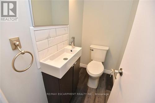 249 St Andrews Drive, Hamilton, ON - Indoor Photo Showing Bathroom