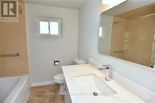 249 St Andrews Drive, Hamilton, ON - Indoor Photo Showing Bathroom