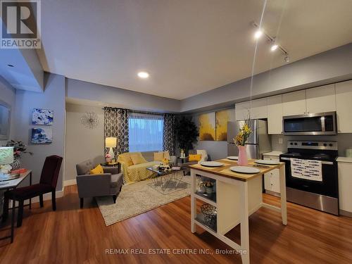 318 - 1 Wellington Street, Brantford, ON - Indoor Photo Showing Kitchen