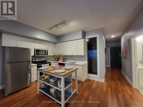 318 - 1 Wellington Street, Brantford, ON - Indoor Photo Showing Kitchen