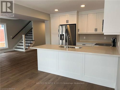 549 Queen Street N, Arran-Elderslie (Arran Elderslie), ON - Indoor Photo Showing Kitchen