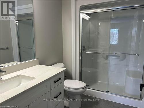 549 Queen Street N, Arran-Elderslie (Arran Elderslie), ON - Indoor Photo Showing Bathroom