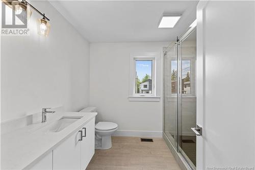 206 Dickey Boulevard, Riverview, NB - Indoor Photo Showing Bathroom