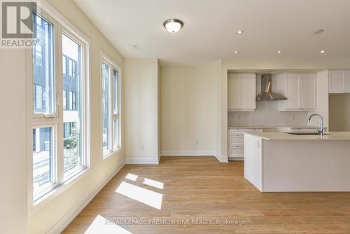 12 Mariner'S Pier Way, Orillia, ON - Indoor Photo Showing Kitchen