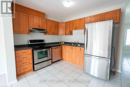39 - 75 Prince William Way, Barrie, ON - Indoor Photo Showing Kitchen With Double Sink