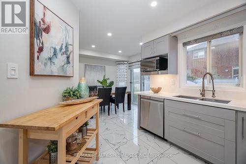 6 Flatfield Way, Brampton, ON - Indoor Photo Showing Kitchen With Double Sink With Upgraded Kitchen