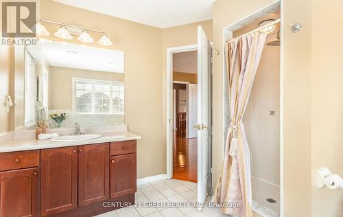 3826 Thomas Street, Mississauga, ON - Indoor Photo Showing Bathroom