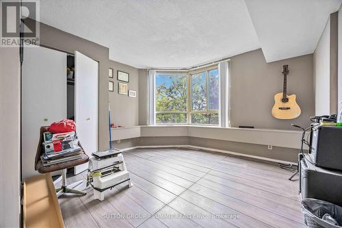 409 - 61 Markbrook Lane, Toronto, ON - Indoor Photo Showing Other Room