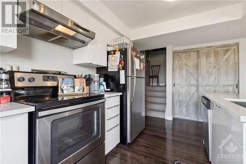 882 Decoeur Drive Unit#B, Ottawa, ON - Indoor Photo Showing Kitchen