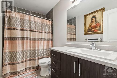 882 Decoeur Drive Unit#B, Ottawa, ON - Indoor Photo Showing Bathroom