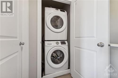 882 Decoeur Drive Unit#B, Ottawa, ON - Indoor Photo Showing Laundry Room