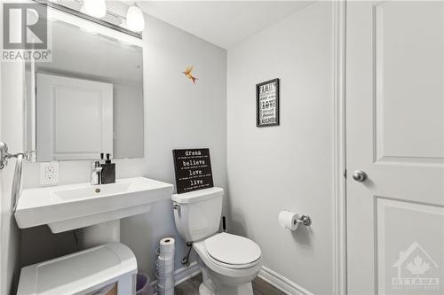 882 Decoeur Drive Unit#B, Ottawa, ON - Indoor Photo Showing Bathroom