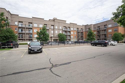5317 Upper Middle Road|Unit #127, Burlington, ON - Outdoor With Facade