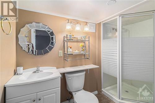2039 Chalmers Road, Ottawa, ON - Indoor Photo Showing Bathroom