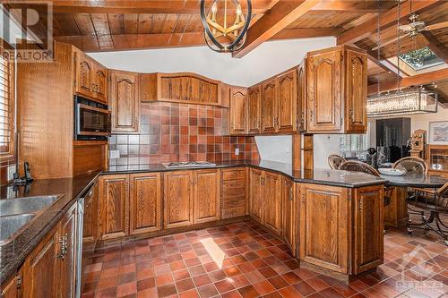 2039 Chalmers Road, Ottawa, ON - Indoor Photo Showing Kitchen With Double Sink