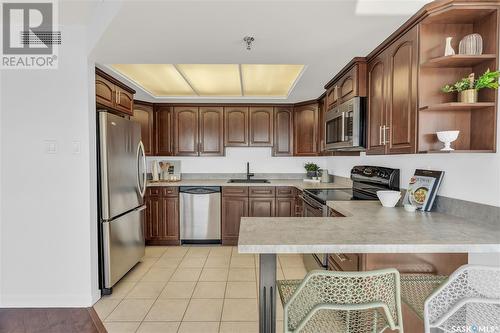 960 424 Spadina Crescent E, Saskatoon, SK - Indoor Photo Showing Kitchen