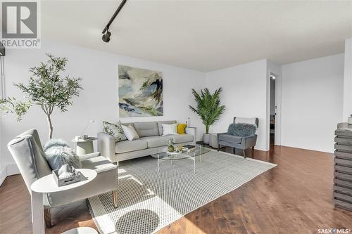 960 424 Spadina Crescent E, Saskatoon, SK - Indoor Photo Showing Living Room