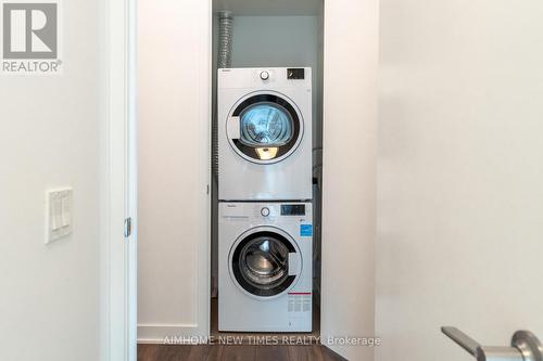4902 - 125 Blue Jays Way, Toronto, ON - Indoor Photo Showing Laundry Room