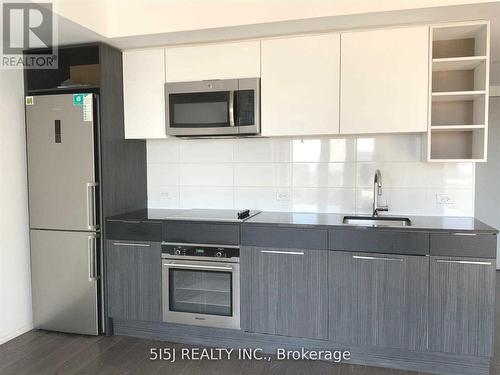 2803 - 68 Shuter Street, Toronto (Church-Yonge Corridor), ON - Indoor Photo Showing Kitchen With Upgraded Kitchen