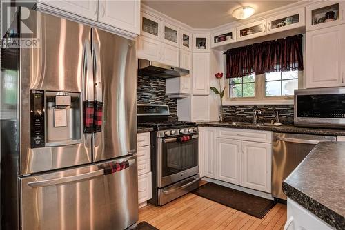 886 Sunnybrae Avenue, Sudbury, ON - Indoor Photo Showing Kitchen