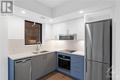 340 Queen Street Unit#811, Ottawa, ON - Indoor Photo Showing Kitchen With Stainless Steel Kitchen With Upgraded Kitchen