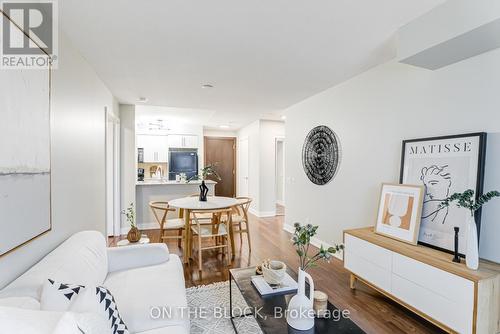 950 - 25 Viking Lane, Toronto, ON - Indoor Photo Showing Living Room