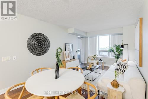 950 - 25 Viking Lane, Toronto, ON - Indoor Photo Showing Other Room