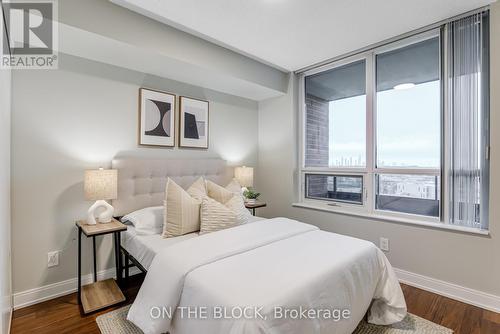 950 - 25 Viking Lane, Toronto, ON - Indoor Photo Showing Bedroom