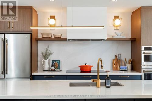 1045 Fair Birch Drive, Mississauga, ON - Indoor Photo Showing Kitchen