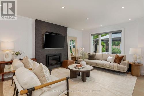 1045 Fair Birch Drive, Mississauga, ON - Indoor Photo Showing Living Room With Fireplace