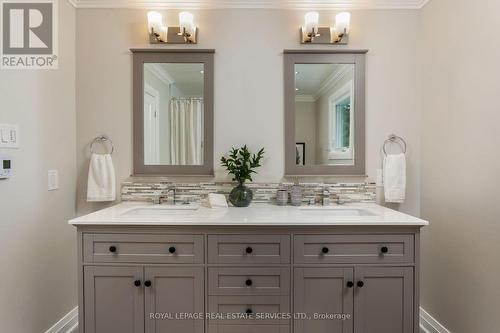 1045 Fair Birch Drive, Mississauga, ON - Indoor Photo Showing Bathroom