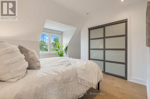 168 Essex Street, Toronto, ON - Indoor Photo Showing Bedroom