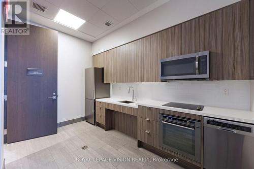 2312 - 10 York Street, Toronto C01, ON - Indoor Photo Showing Kitchen