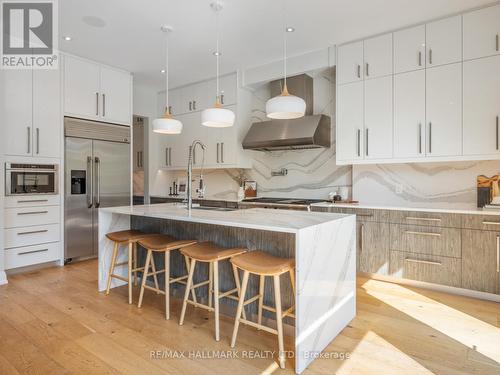 37 Elmview Drive, Toronto (Birchcliffe-Cliffside), ON - Indoor Photo Showing Kitchen With Upgraded Kitchen