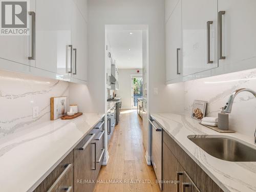 37 Elmview Drive, Toronto (Birchcliffe-Cliffside), ON - Indoor Photo Showing Kitchen With Upgraded Kitchen